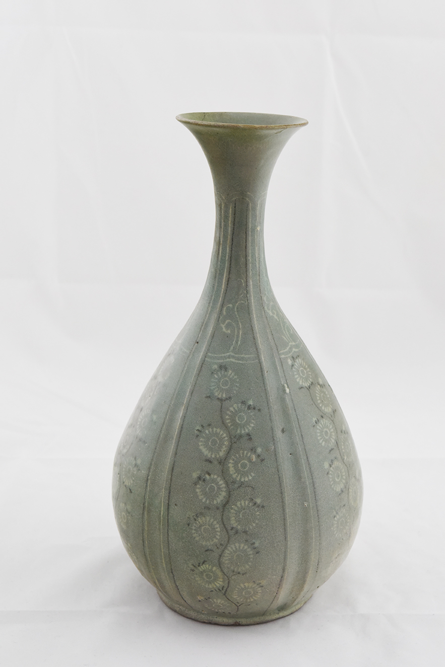 청자 상감 국화무늬 병 